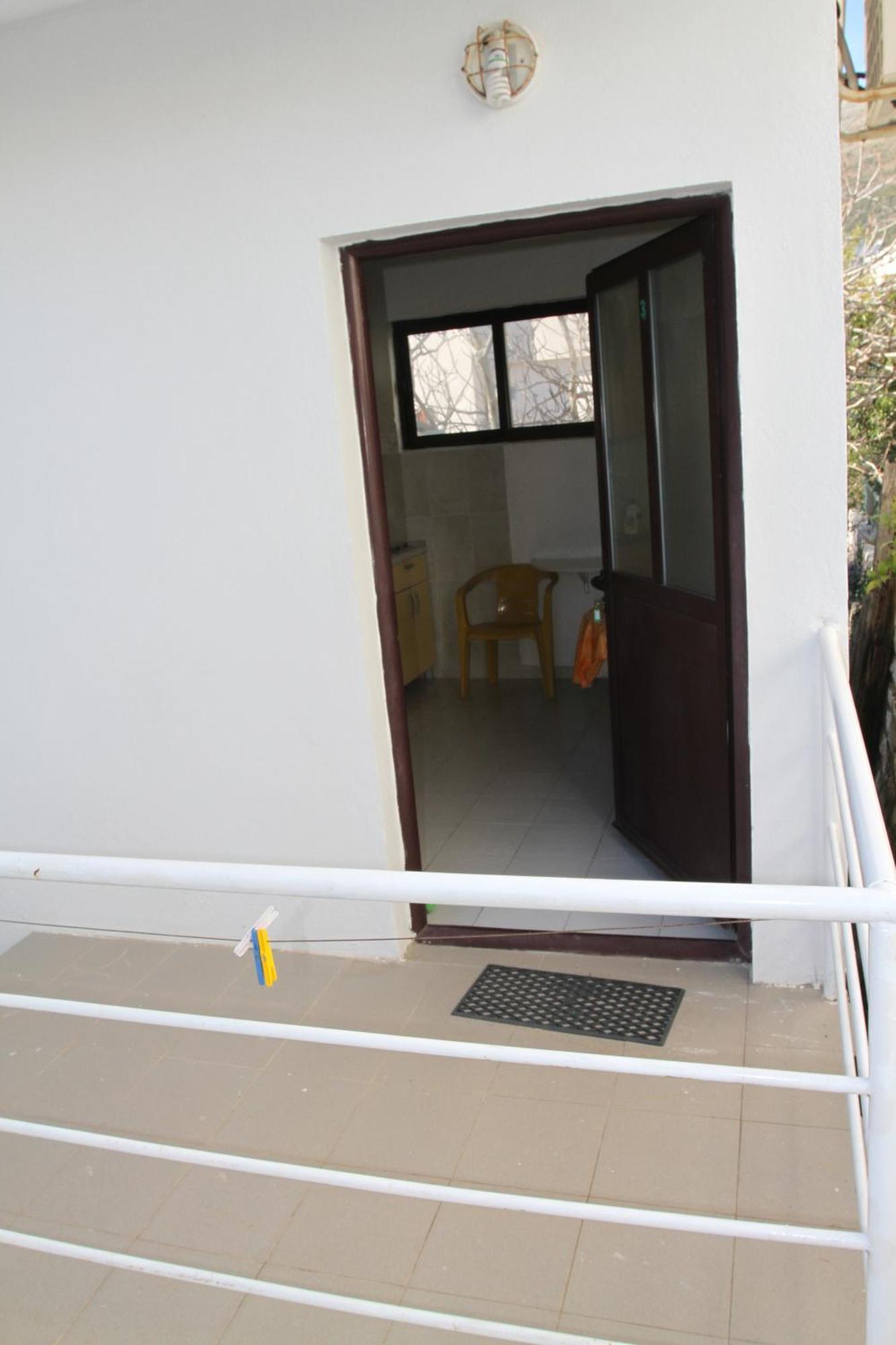 Apartments Popovic Петровац Экстерьер фото