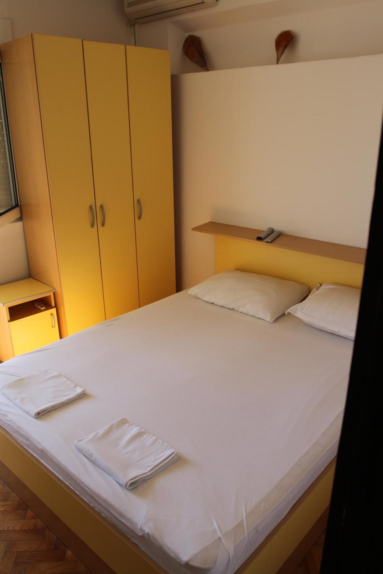 Apartments Popovic Петровац Экстерьер фото