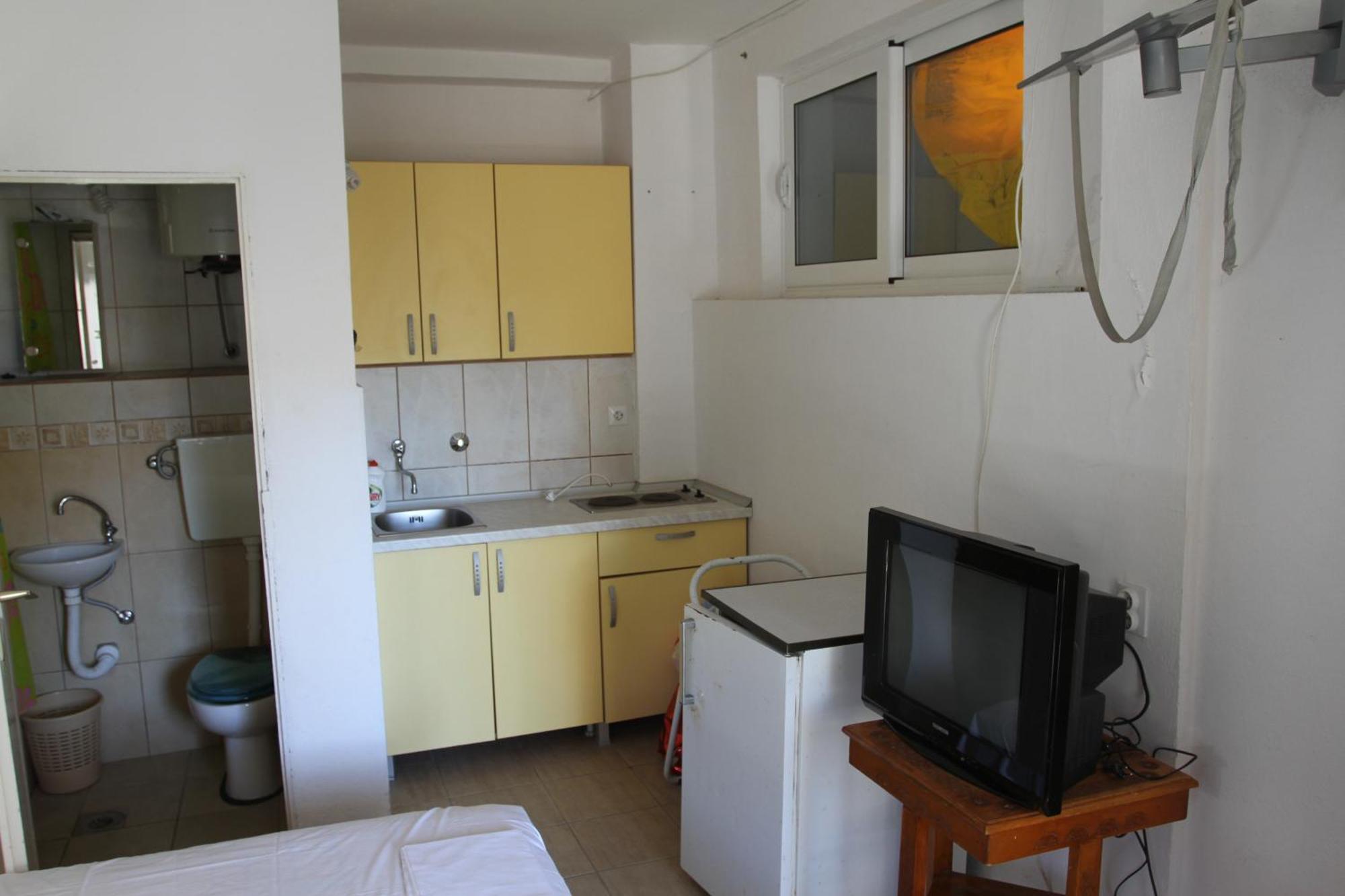 Apartments Popovic Петровац Экстерьер фото